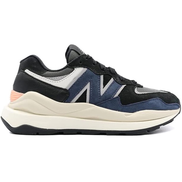 New Balance Women’s 57//40 Sneakers Gray & Black Size 8